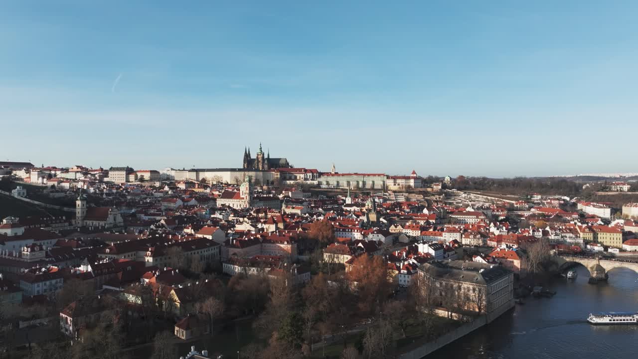 Vista aerea dei tetti della città di Praga e St