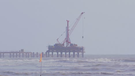 construction-in-middle-of-the-sea_carter-Road-Bandra