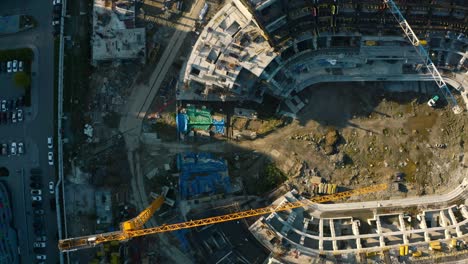 vista aérea de un estadio en construcción