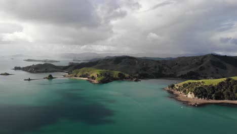 Luftpanorama-über-Der-Halbinsel-Coromandel-Mit-Der-Malerischen-Küste-Neuseelands