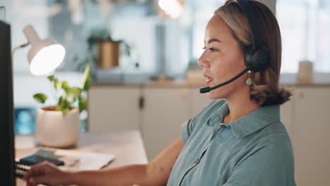 Müde,-Kopfschmerzen-Und-Call-Center-Frau-Stress