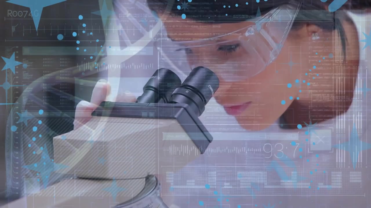 Animación de estrellas y ADN sobre diversos trabajadores de laboratorio (hombres y mujeres) usando microscopio
