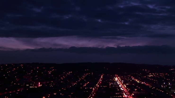 Panoramica dell'area di San Francisco di notte.