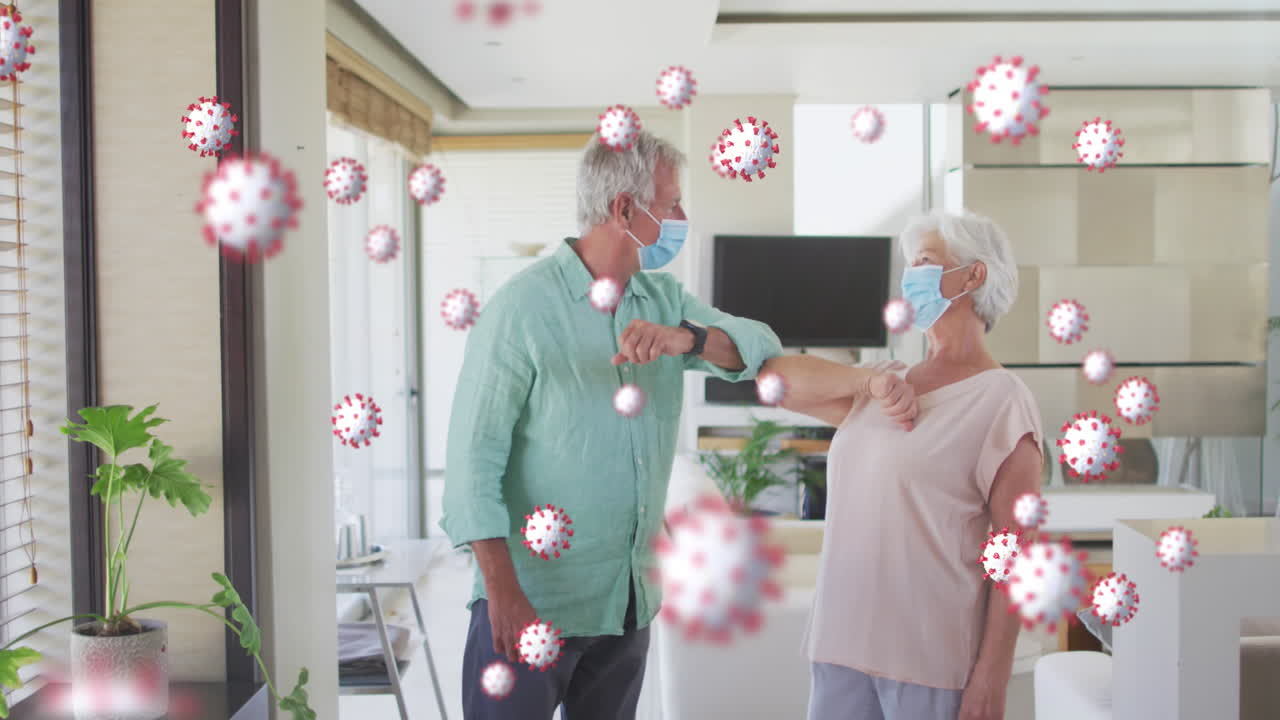 코로나 세포의 애니메이션 노인 남녀가 얼굴 마스크를 쓰고 팔꿈치를 만지고 있습니다.