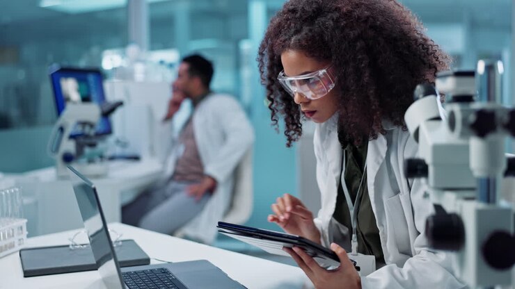 Scientist working in a laboratory