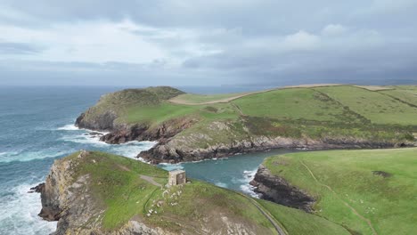 Doyden-Castle-Port-Quin-Cornwall-Reino-Unido-Drone,antena