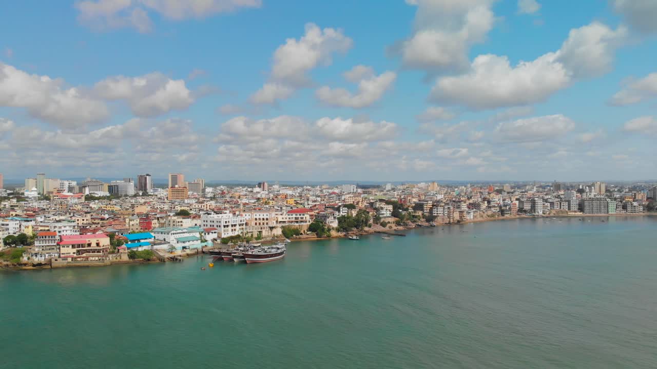 el casco antiguo y el puerto de mombasa, kenia