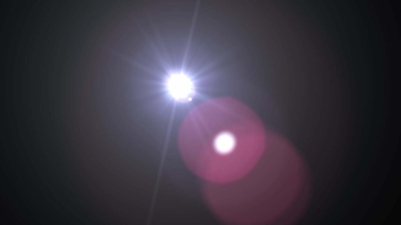 Bagliore lente organico con un effetto starburst luminoso e sfere rosse che si muovono da sinistra a destra. Isolato su nero, ideale per il compositing come perdita di luce o sovrapposizione per transizione cinematografica.