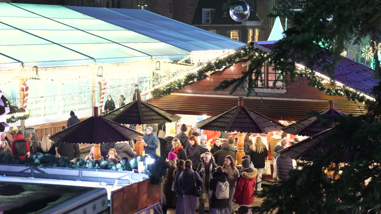 크리스마스 시장 장면