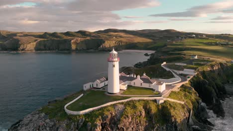 Fanadenkopf-Im-Leuchtturm-Von-Donegal,-Irland