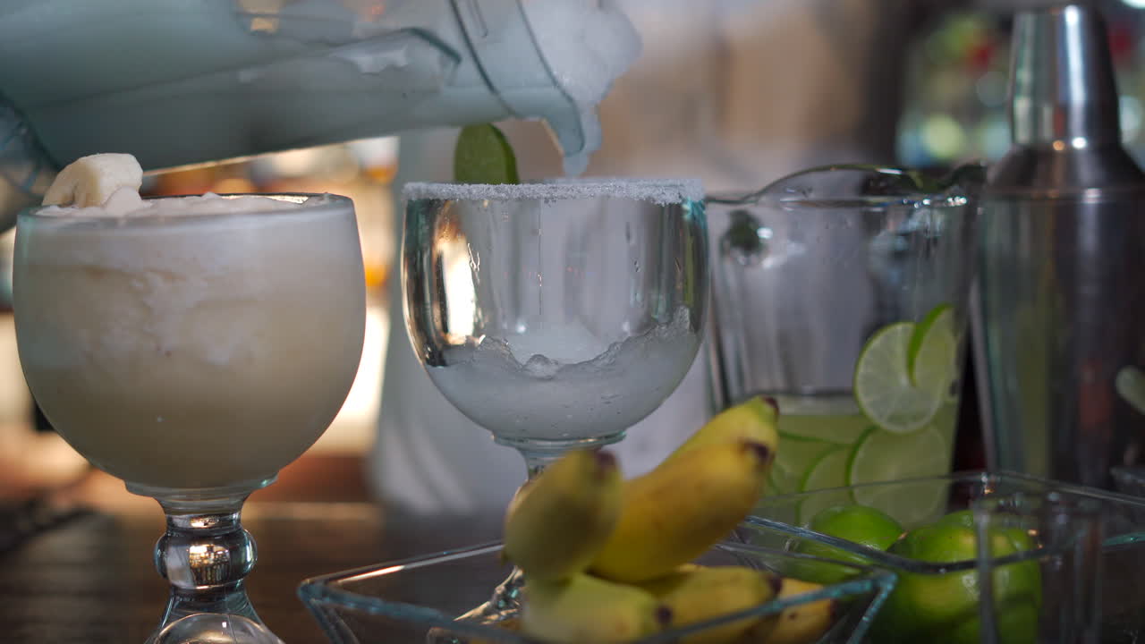 cóctel de plátano y margarita mexicana