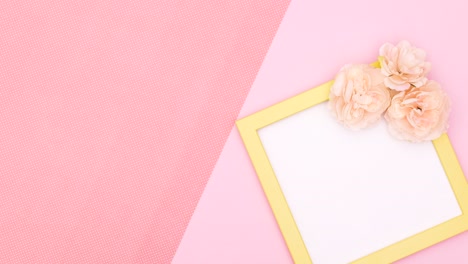 marco amarillo para texto y maquillaje de productos cosméticos en tema rosado. stop motion