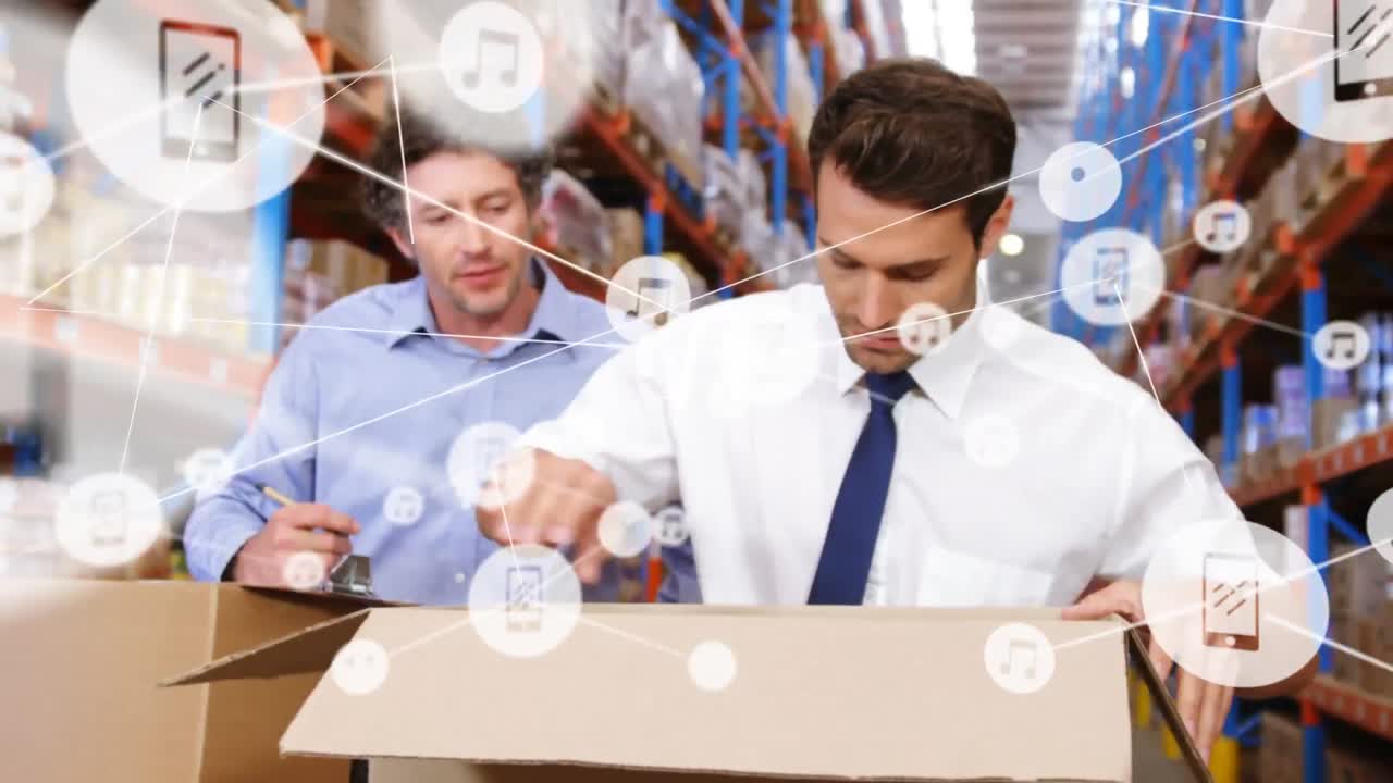 анимация сети соединений над людьми, работающими на складе