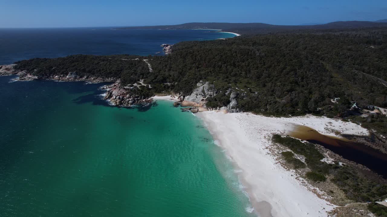 Scenery Of Taylors Beach, Sloop Lagoon, Sloop Reef Camping In Tasmania, Australia - Drone Shot