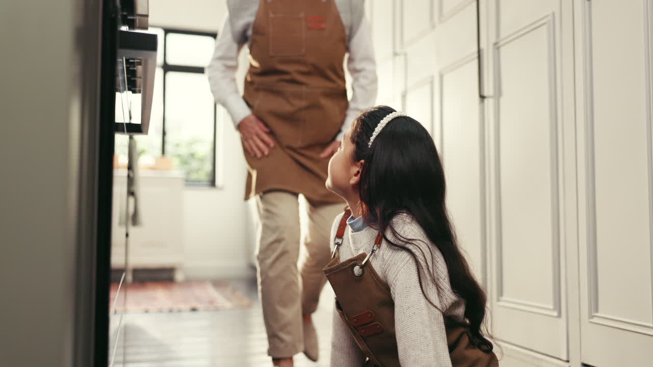 할머니 와 손녀 가 함께