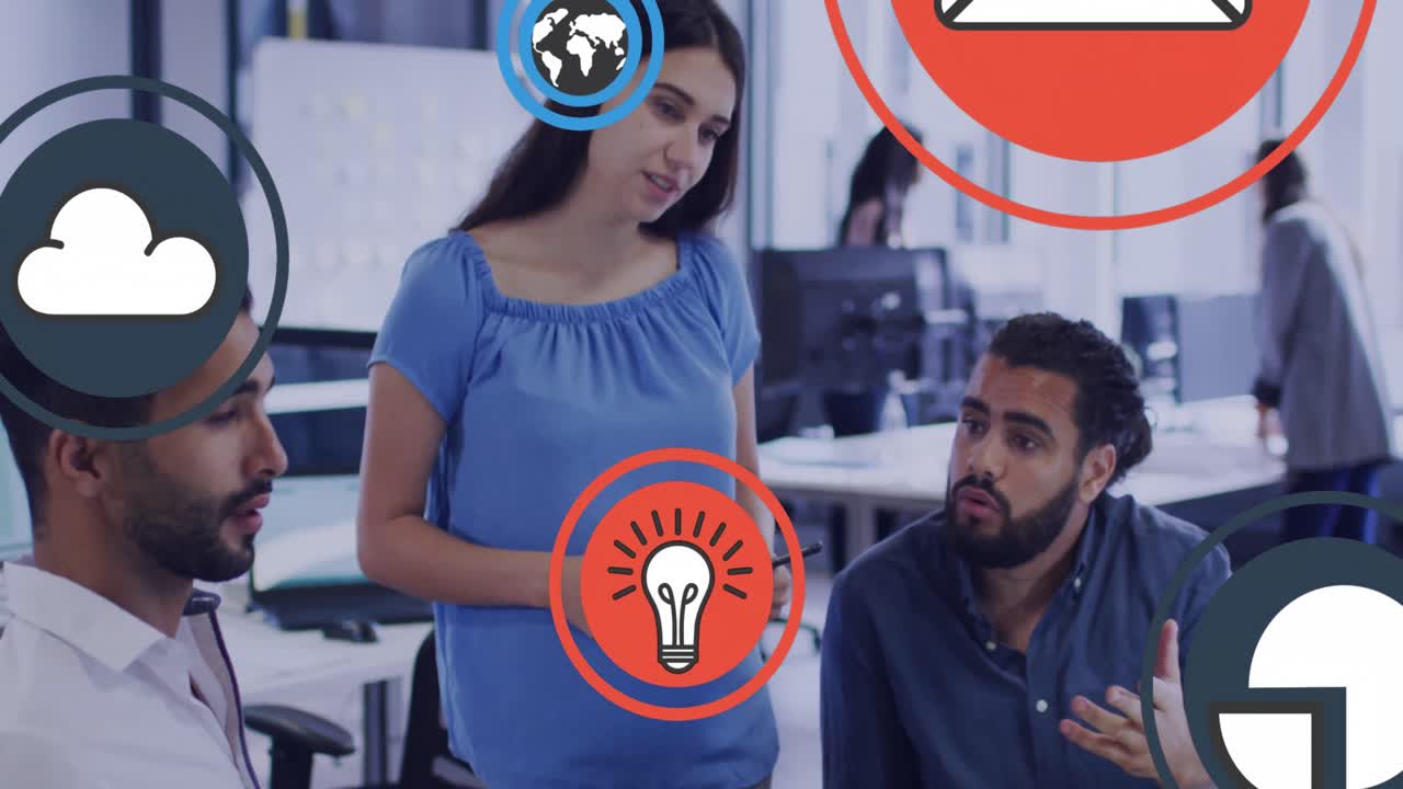 animación de iconos de redes sociales y procesamiento de datos sobre diversas personas de negocios