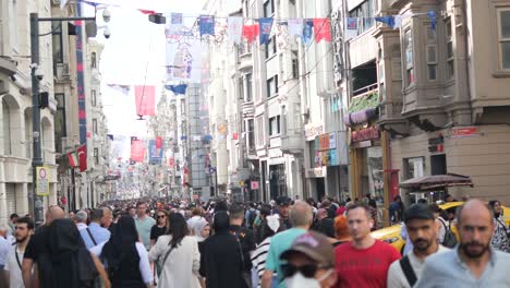 a busy street in istanbul, turkey