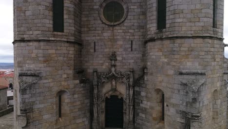 Catedral-Y-Ciudad-De-Guarda-En-Portugal-Vista-Aérea