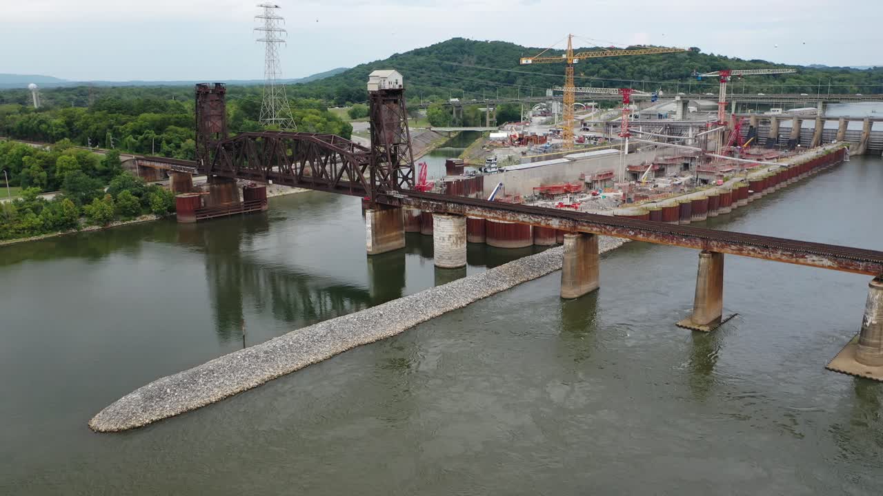 Stunning 4K drone footage of Chickamauga Dam, showcasing its structure, the Tennessee River, and scenic beauty. Perfect for infrastructure, travel, or history projects