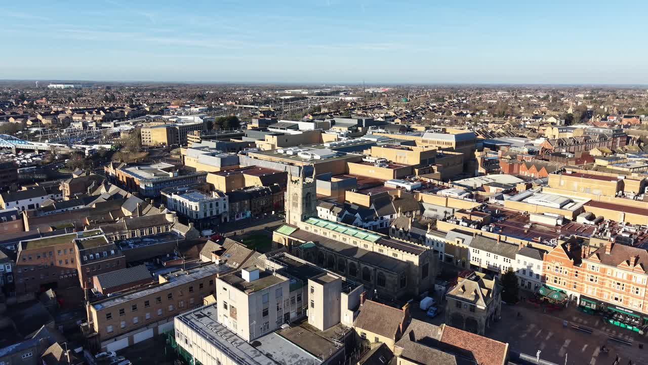 Panoramatický letecký dron, Peterborough, centrum města Velké Británie, katedrála
