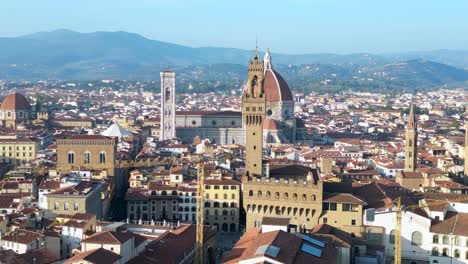 hermosa vista aérea de arriba vuelo catedral ciudad medieval florencia toscana italia