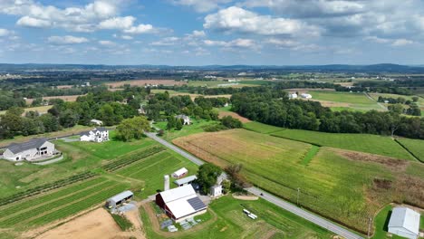 tierras de cultivo de pensilvania durante un brillante día de verano