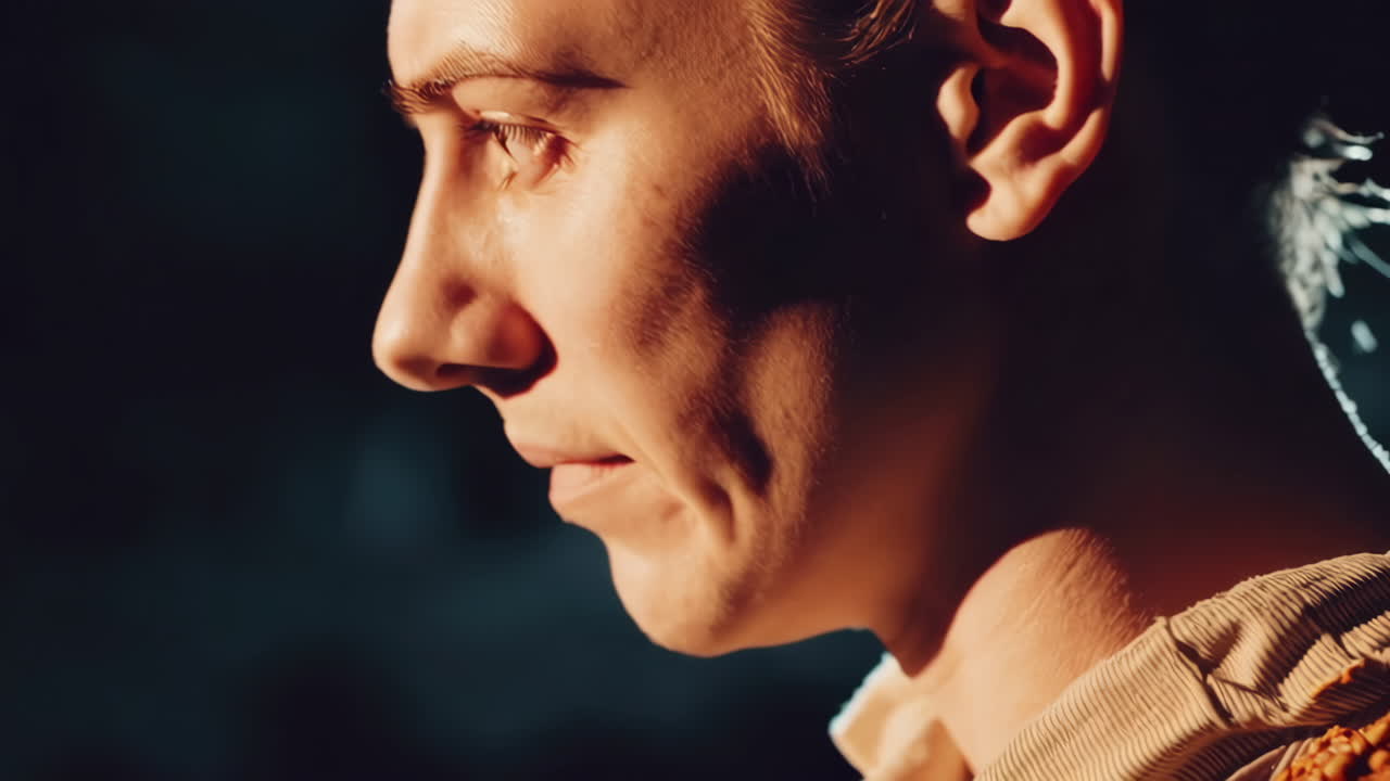 Ritratto di profilo di una donna