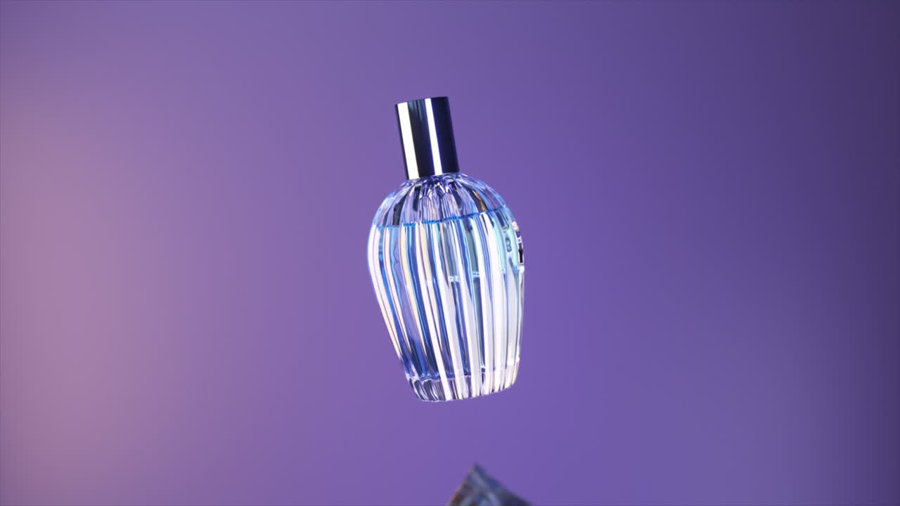 elegante botella de perfume azul con drapeado de tela