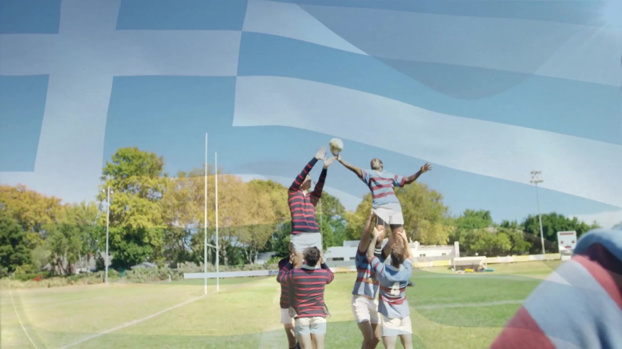 Lançador de rugby soltando a bola para o alto com um saltador pegando a bola para posse, sob uma sobreposição de bandeira.