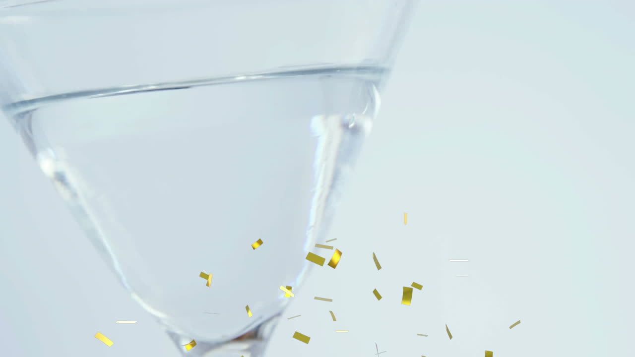 ⁇  배경 에  ⁇ 테일 유리 위 에 떨어지는 콘페티 의 애니메이션