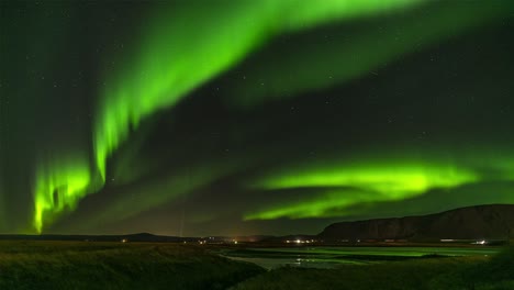 Un-Video-De-Lapso-De-Tiempo-De-La-Aurora-Boreal-Cerca-De-Selfoss-En-El-Sur-De-Islandia-A-Fines-De-Octubre-De-2019