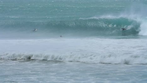 Bodyboarder-Wird-In-Zeitlupe-Geschlagen