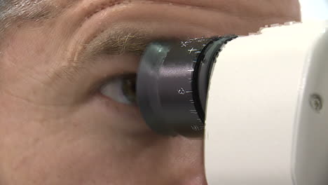 procedimiento de examen ocular