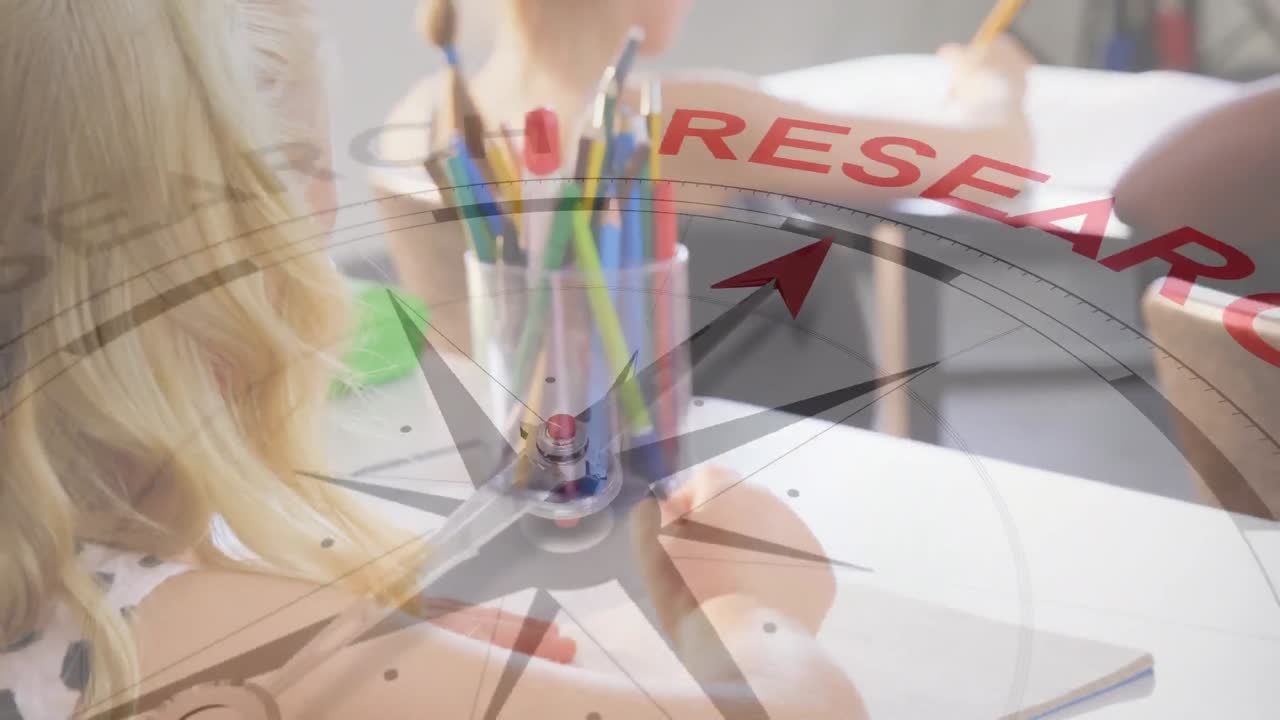 노트북에 글을 쓰는 백인 소녀 위에 텍스트와 함께 나침반의 애니메이션