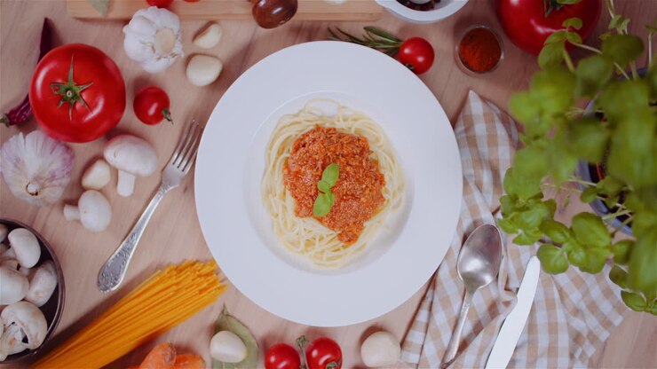Spaghetti al ragù su un piatto