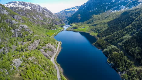 Imágenes-Aéreas-Hermosa-Naturaleza-Noruega.