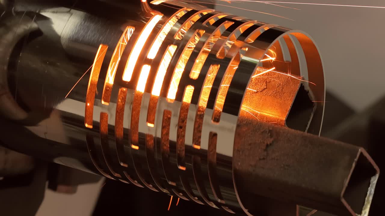 금속의 cnc 레이저 절단, 현대 산업 기술.