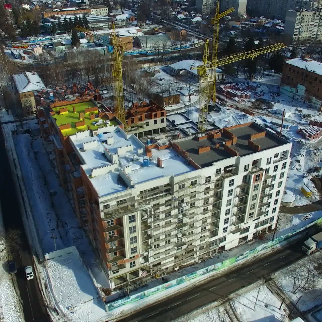 construcción de edificios en invierno