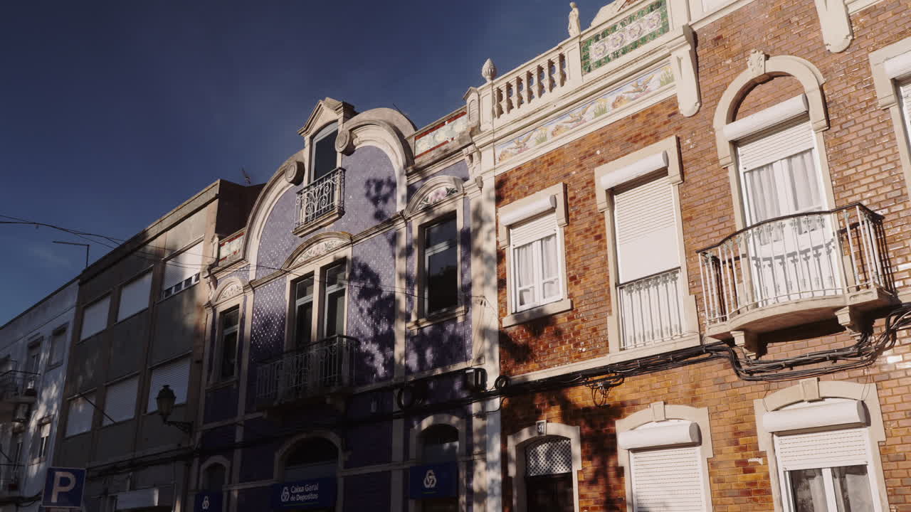 유럽 도시 의 다채로운 역사적 건물 들