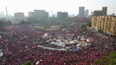 crowds gather in tahrir square in cairo egypt