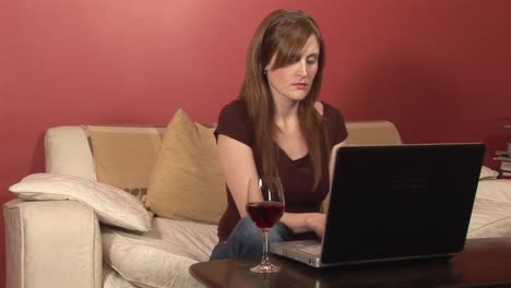 Stock-Footage-of-a-Woman-Working-from-Home