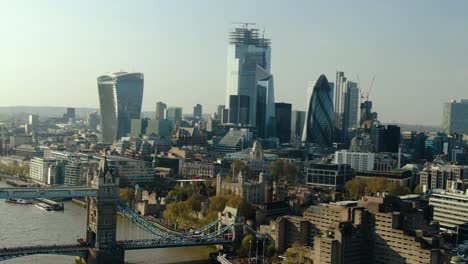 Buildings-Beside-the-of-the-London-Bridge