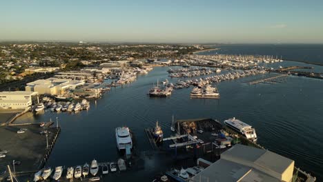 vista aérea del club de vela fremantle en la ciudad de perth, australia occidental