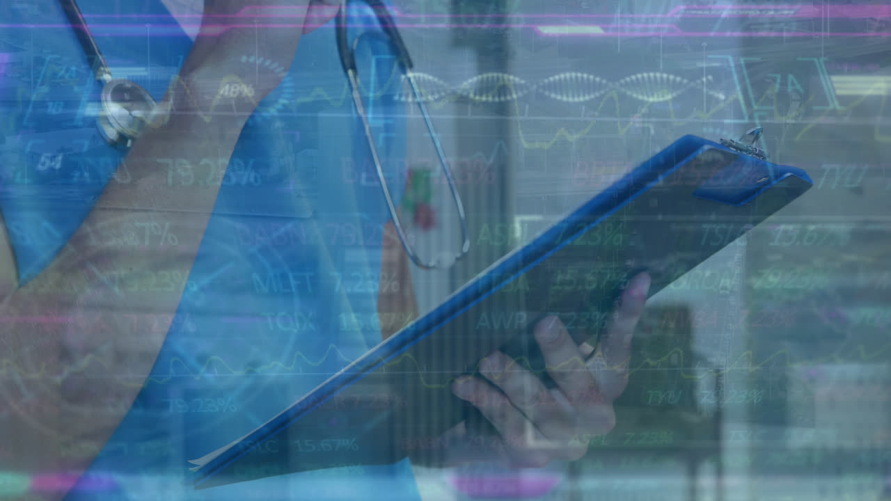 animación del procesamiento de datos financieros sobre un médico caucásico con estetoscopio