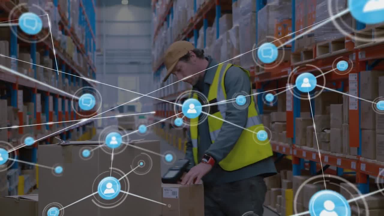 red de iconos de perfil sobre supervisor masculino caucásico con clipboard comprobando el stock en el almacén