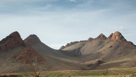 montaña solitaria 00