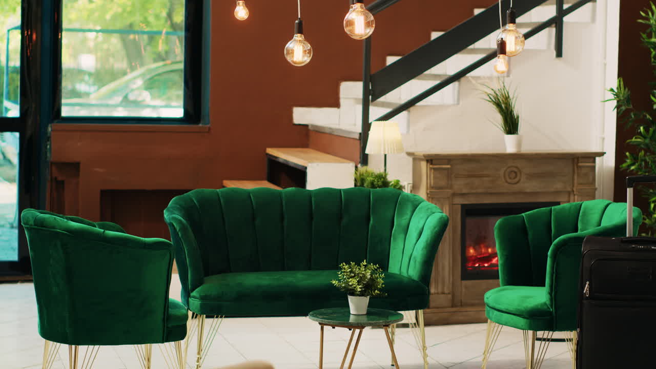 vestíbulo del hotel con sala de estar vacía