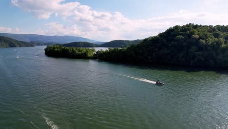 antena del lago holston sur cerca de bristol virginia, tennesse, kingsport tennessee, johnson city tennesseee, elizabethton tennessee en el este de tennessee cerca del lago watauga