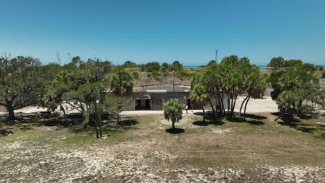 Vista-Aérea-De-Fuerte-Desoto-En-Florida