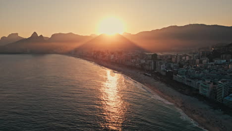 playa de ipanema río de janeiro, brasil puesta de sol amanecer sur américa latina aérea